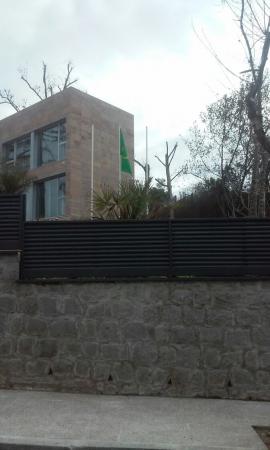 embajada 11