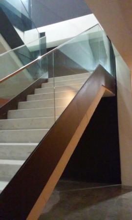 Escaleras acceso interior polideportivo