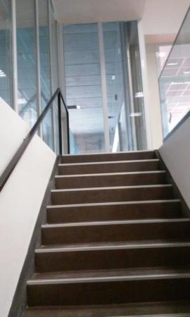 Escaleras interiores polideportivo
